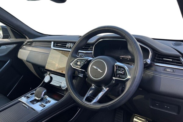 Used Jaguar F-Pace 2023 for sale - 75579901: Photo 10