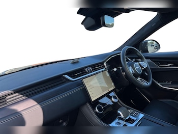 Used Jaguar F-Pace 2023 for sale - 75579901: Photo