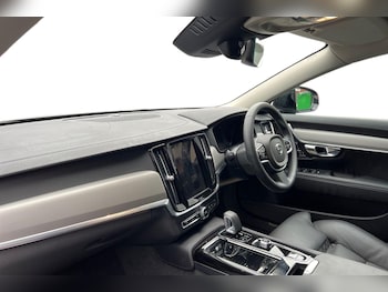 Used Volvo V90 2025 for sale - 77476562: Photo