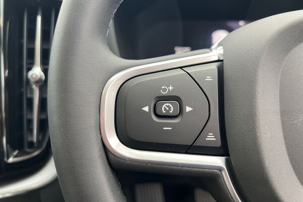 Used Volvo XC60 2021 for sale - 75468918: Photo 11