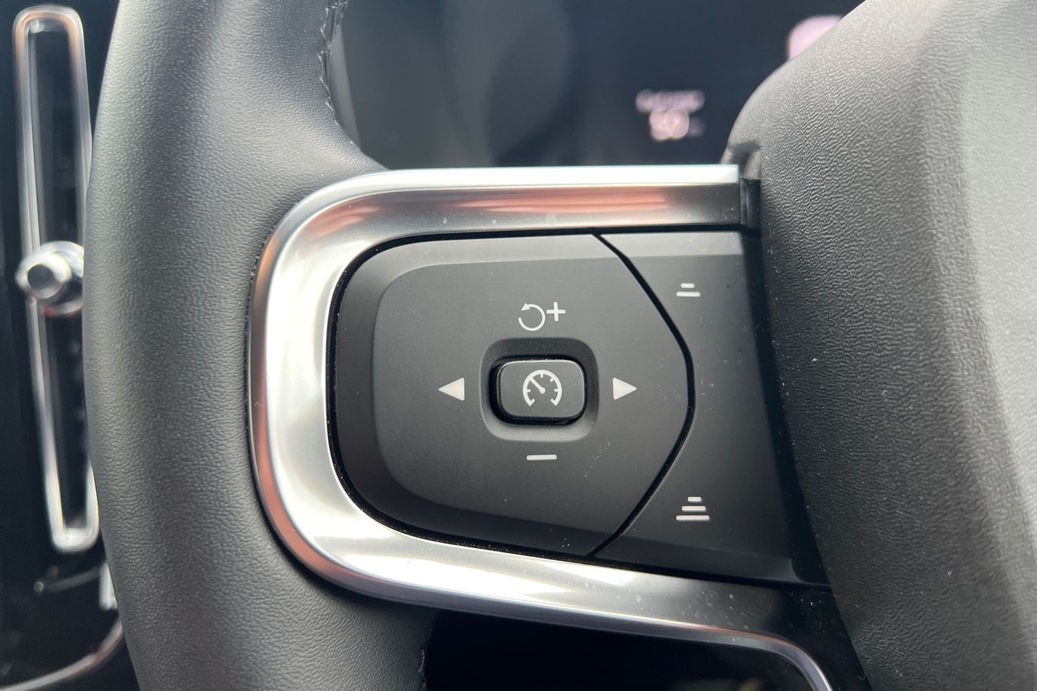 Used Volvo XC40 2024 for sale - 76466438: Photo 11