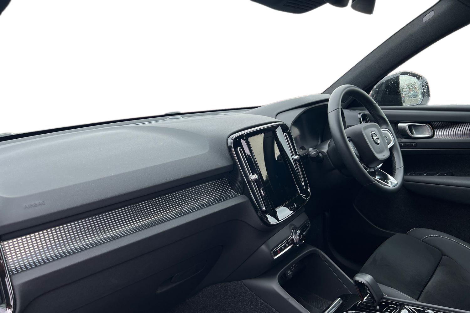 Used Volvo XC40 2024 for sale - 76466438: Photo 2