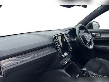 Used Volvo XC40 2024 for sale - 76466438: Photo