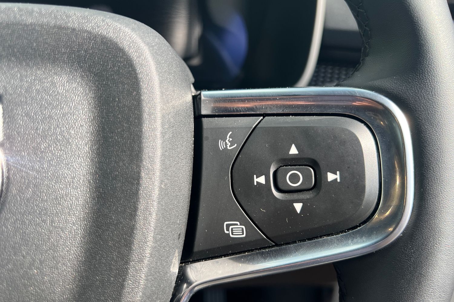 Used Volvo XC40 2025 for sale - 75595587: Photo 12