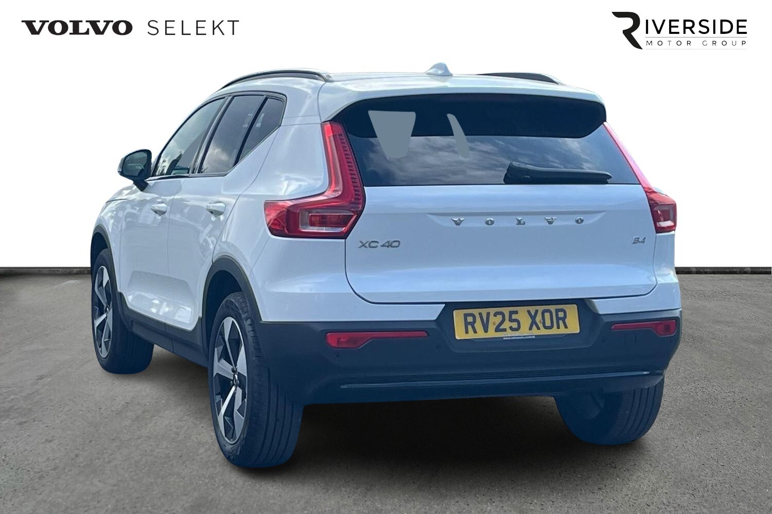 Used Volvo XC40 2025 for sale - 75595587: Photo 3