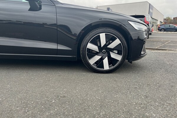 Used Volvo V60 2024 for sale - 75468980: Photo 5