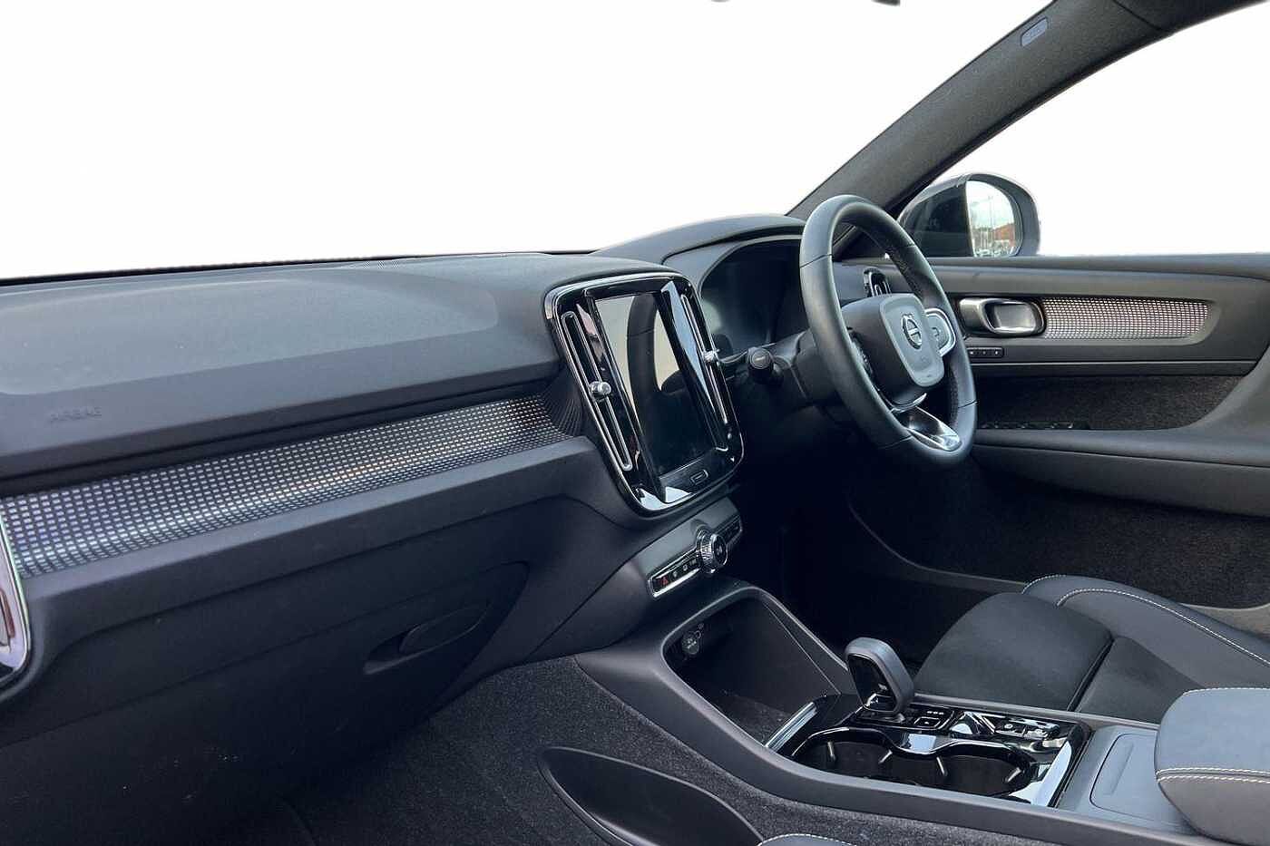 Used Volvo XC40 2023 for sale - 77186328: Photo 2