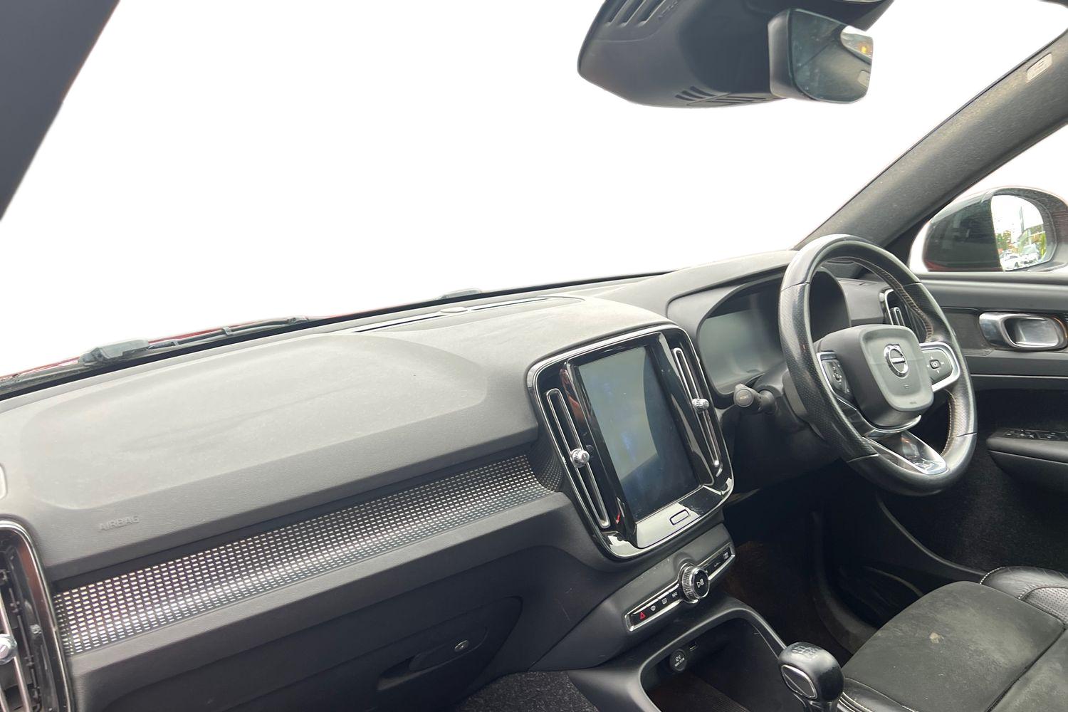 Used Volvo XC40 2019 for sale - 76098046: Photo 2