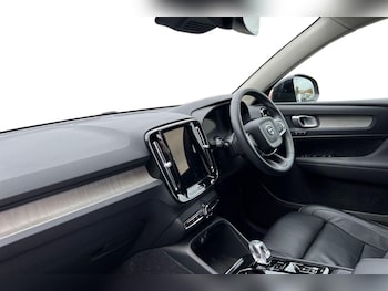 Used Volvo XC40 2023 for sale - 76161421: Photo