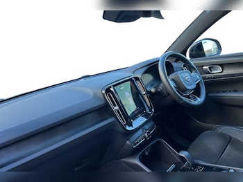 Used Volvo XC40 2022 for sale - 76507449: Photo