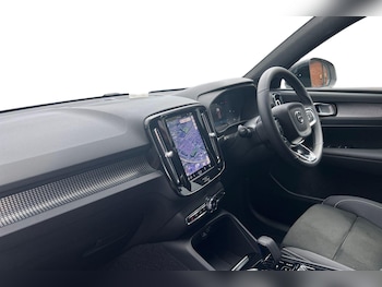 Used Volvo XC40 2024 for sale - 75468986: Photo