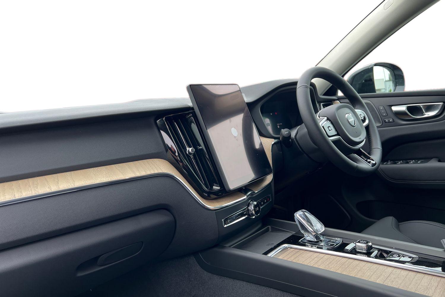 Used Volvo XC60 2025 for sale - 76008314: Photo 2