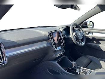 Used Volvo XC40 2026 for sale - 79367125: Photo