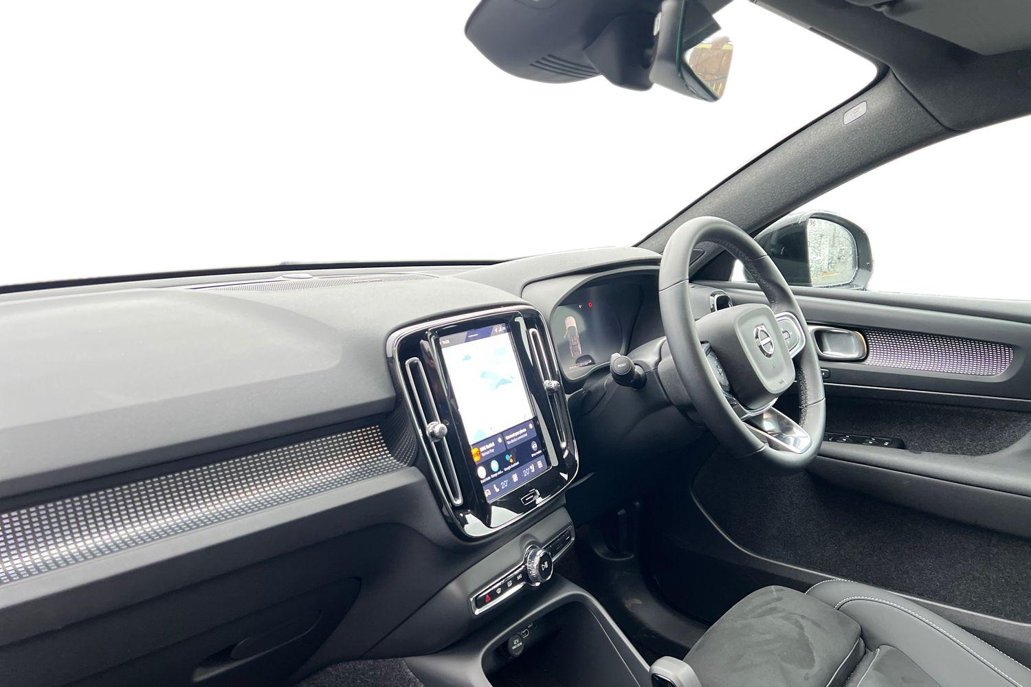 Used Volvo EC40 2025 for sale - 76428189: Photo 2