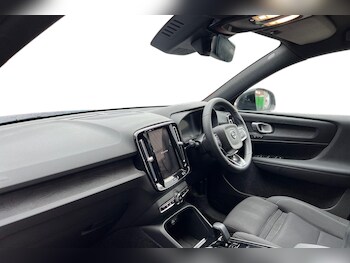 Used Volvo XC40 2023 for sale - 77476570: Photo