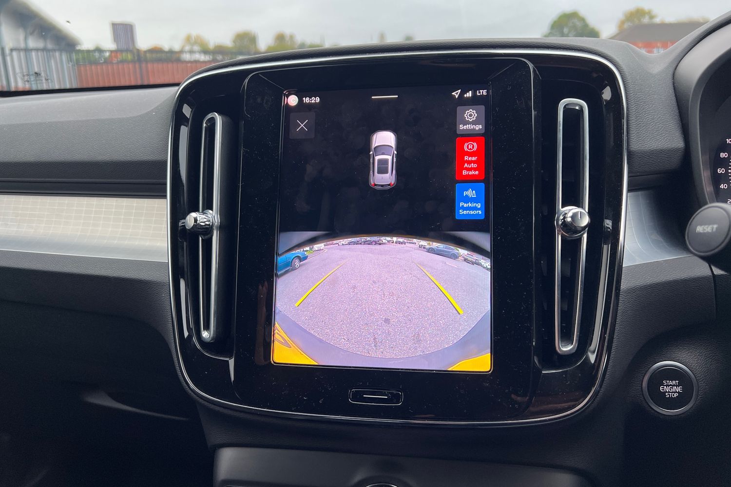 Used Volvo XC40 2025 for sale - 76221819: Photo 16