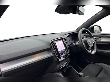 Used Volvo XC40 2025 for sale - 76221819: Photo