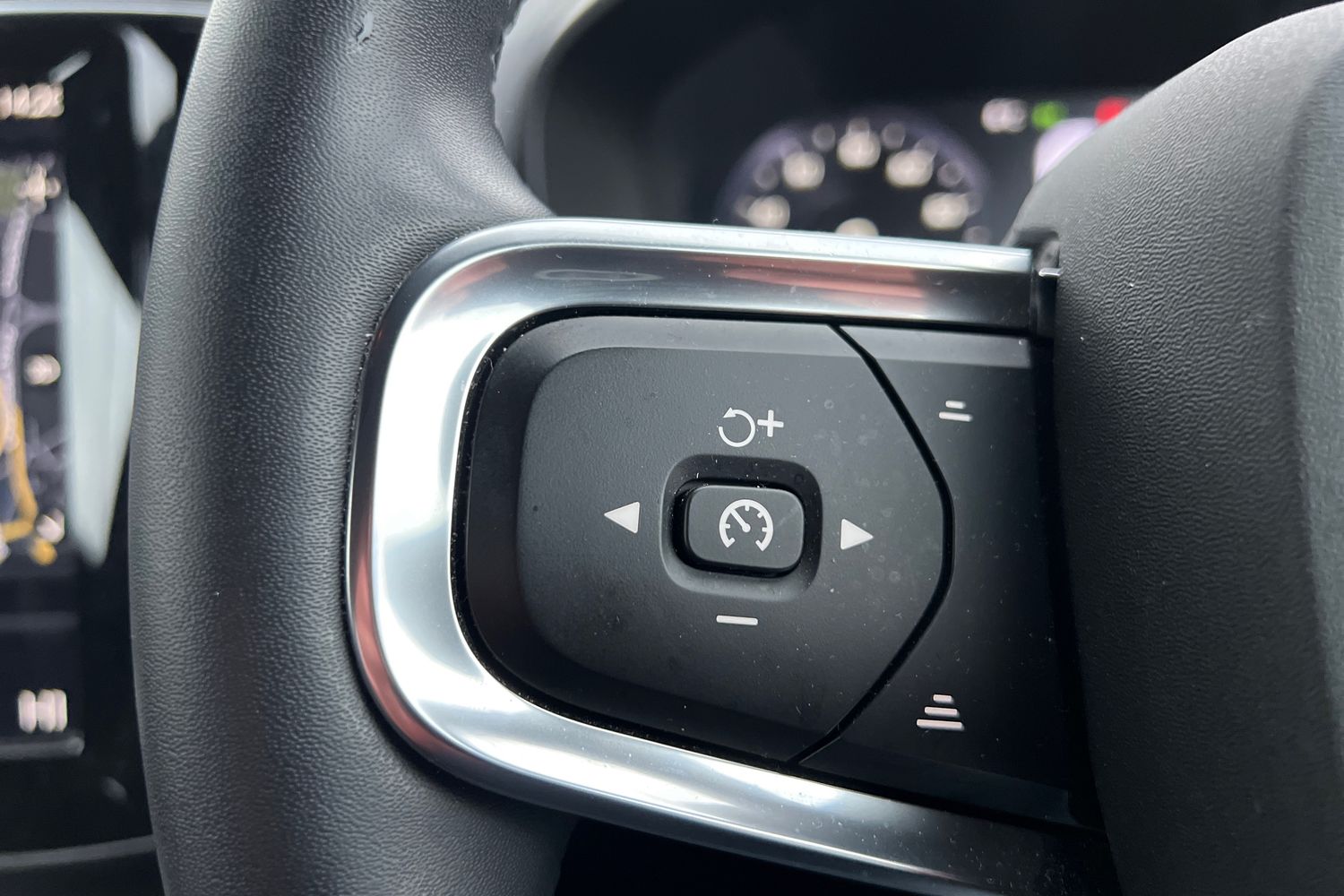 Used Volvo XC40 2022 for sale - 77025451: Photo 11