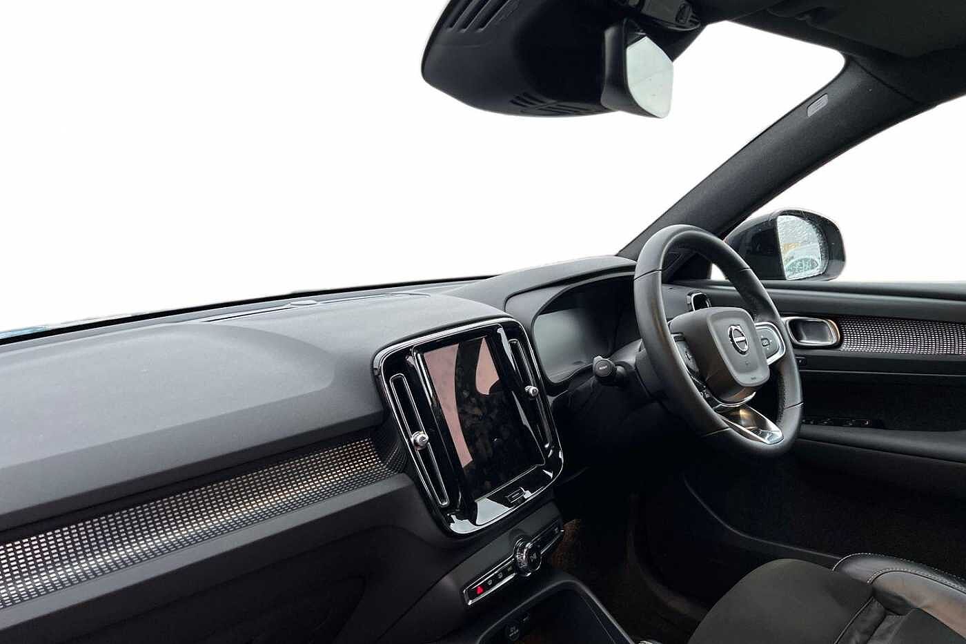 Used Volvo XC40 2022 for sale - 77025451: Photo 2