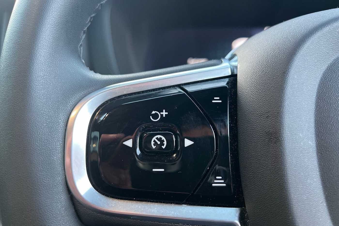 Used Volvo XC60 2022 for sale - 76630202: Photo 11