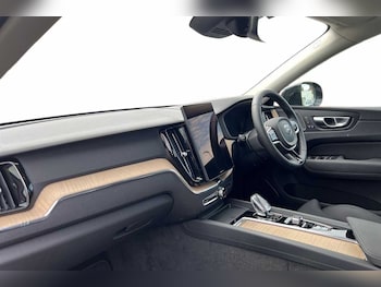Used Volvo XC60 2025 for sale - 79031682: Photo