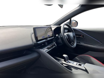 Used Toyota C-HR 2025 for sale - 79001143: Photo