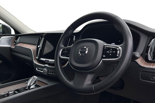 Used Volvo XC60 2022 for sale - 76161530: Photo 10