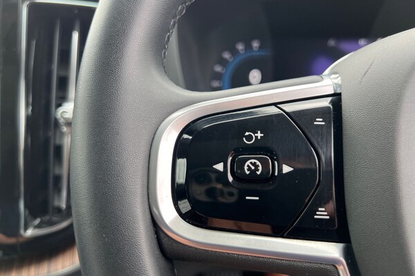 Used Volvo XC60 2022 for sale - 76161530: Photo 11