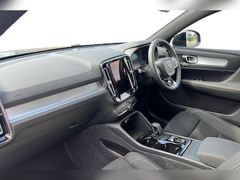 Used Volvo XC40 2026 for sale - 79367129: Photo