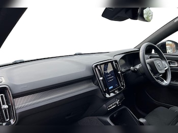 Used Volvo XC40 2023 for sale - 77934298: Photo