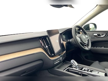 Used Volvo XC60 2025 for sale - 76008267: Photo