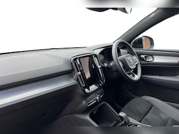 Used Volvo XC40 2025 for sale - 78817399: Photo