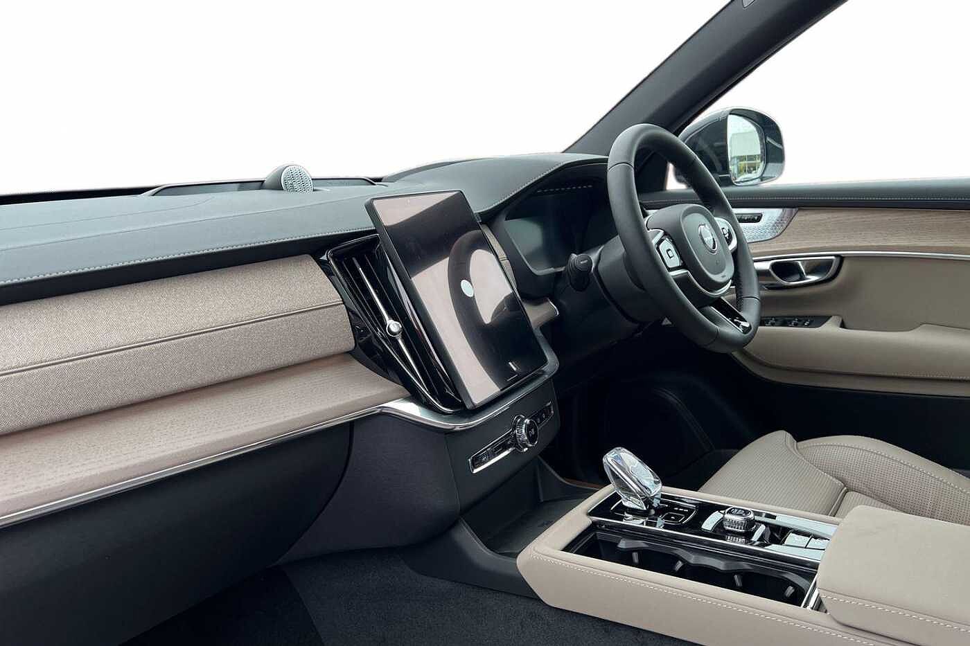 Used Volvo XC90 2025 for sale - 76393611: Photo 2