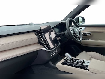 Used Volvo XC90 2025 for sale - 76393611: Photo