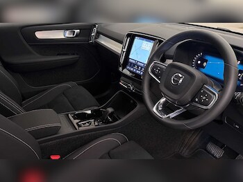 Used Volvo XC40 2025 for sale - 78467859: Photo