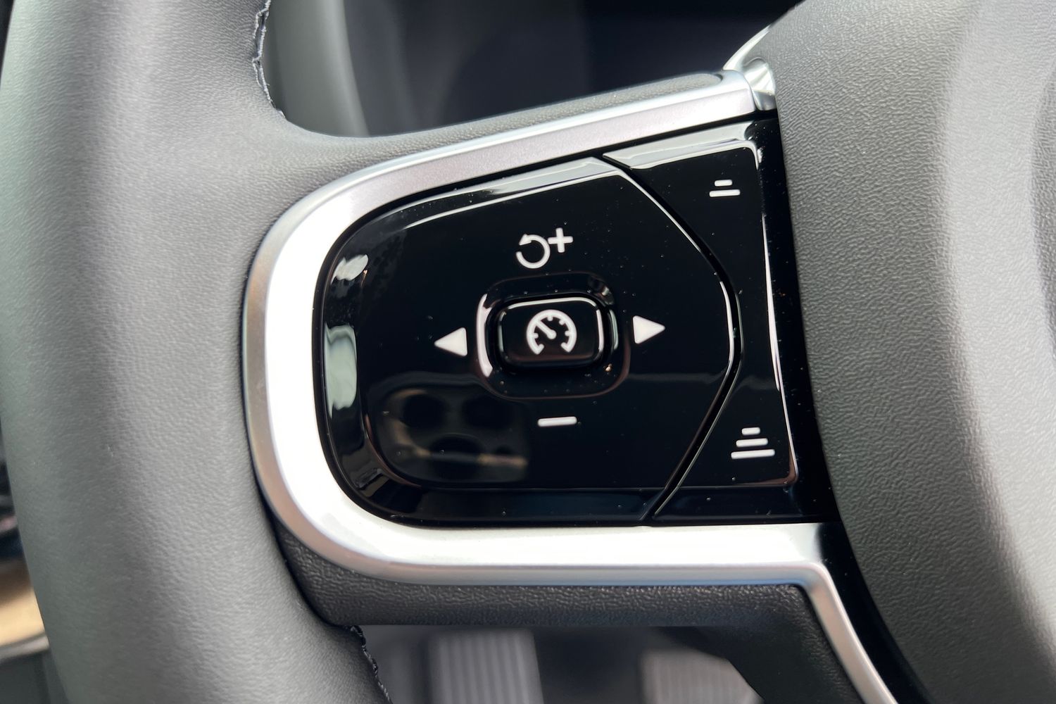 Used Volvo XC60 2025 for sale - 76008217: Photo 11