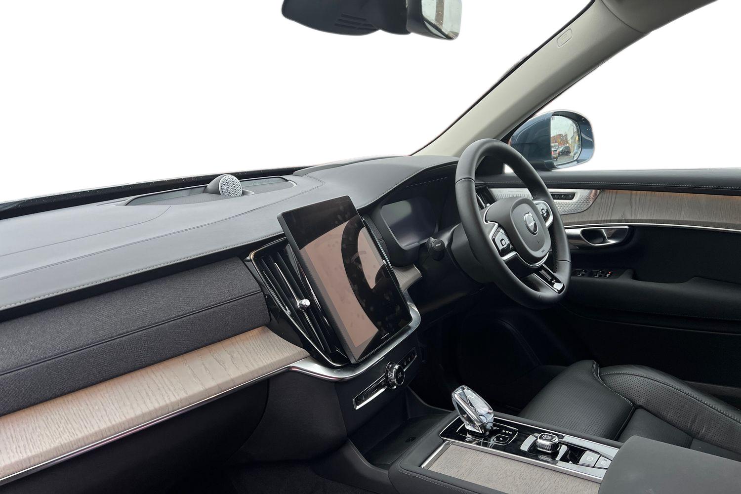 Used Volvo XC90 2025 for sale - 76796395: Photo 2