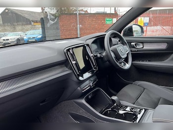 Used Volvo XC40 2025 for sale - 76312465: Photo