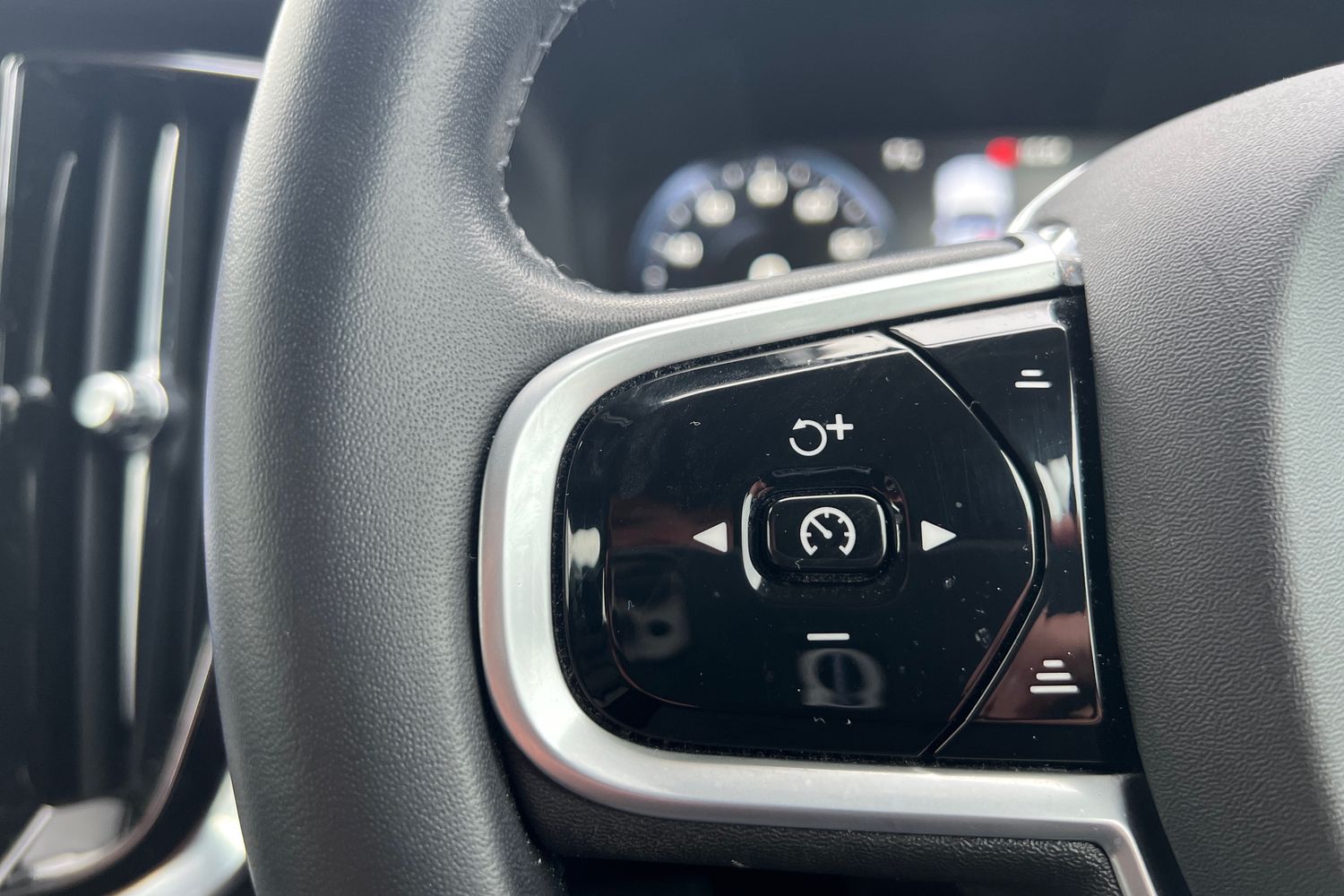 Used Volvo V60 2022 for sale - 77047551: Photo 11