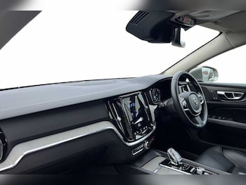 Used Volvo V60 2022 for sale - 77047551: Photo