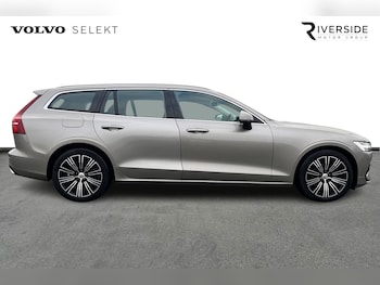 Used Volvo V60 2022 for sale - 77047551: Photo