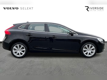 Used Volvo V40 2018 for sale - 76971247: Photo