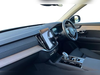 Used Volvo XC90 2025 for sale - 76796387: Photo