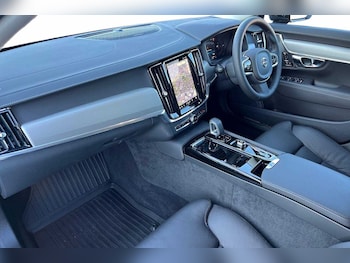 Used Volvo V90 2024 for sale - 75468991: Photo