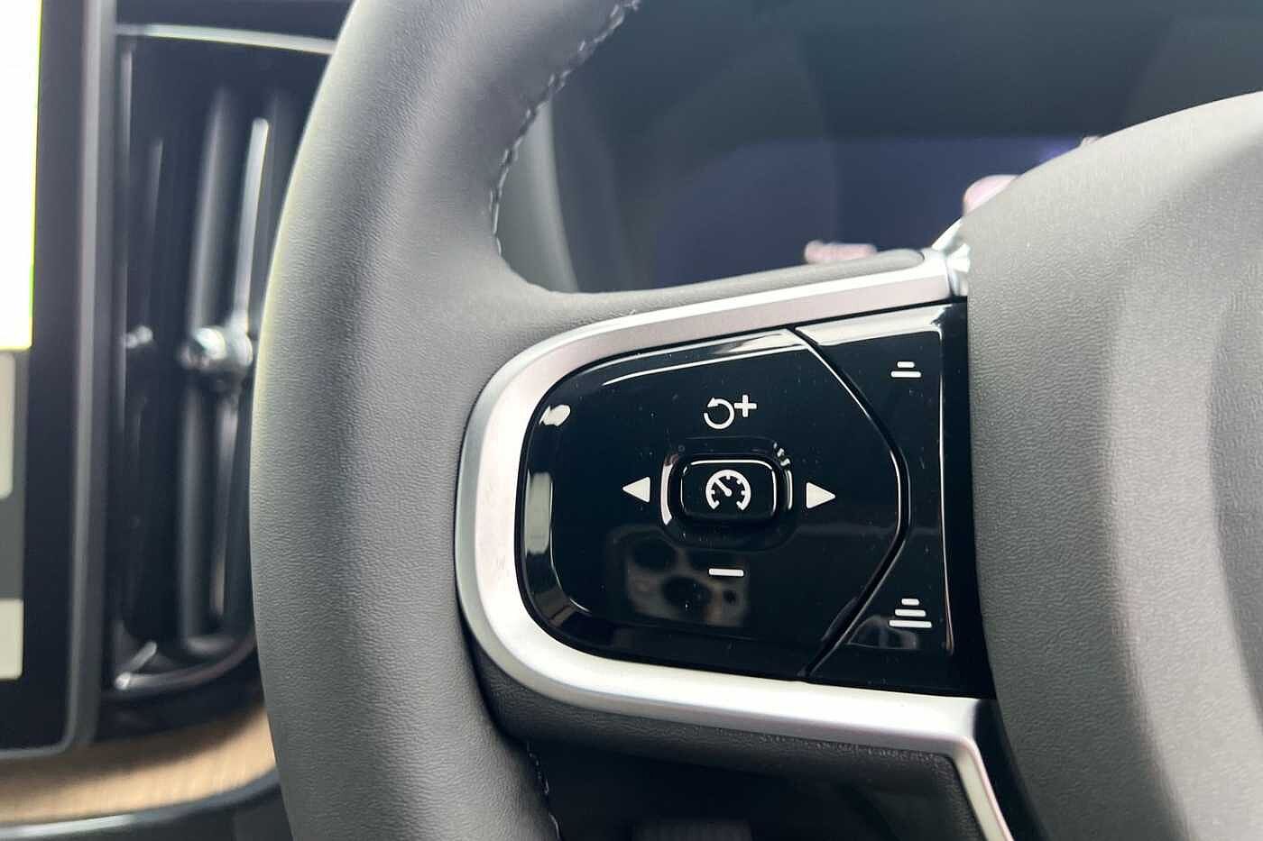 Used Volvo XC60 2025 for sale - 76438135: Photo 11