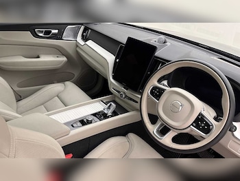Used Volvo XC60 2025 for sale - 78778934: Photo