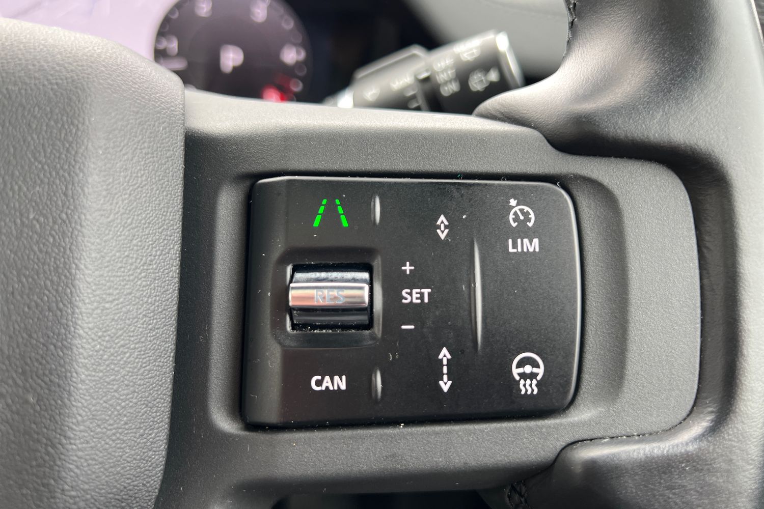 Used Land Rover Defender 2022 for sale - 76140288: Photo 12