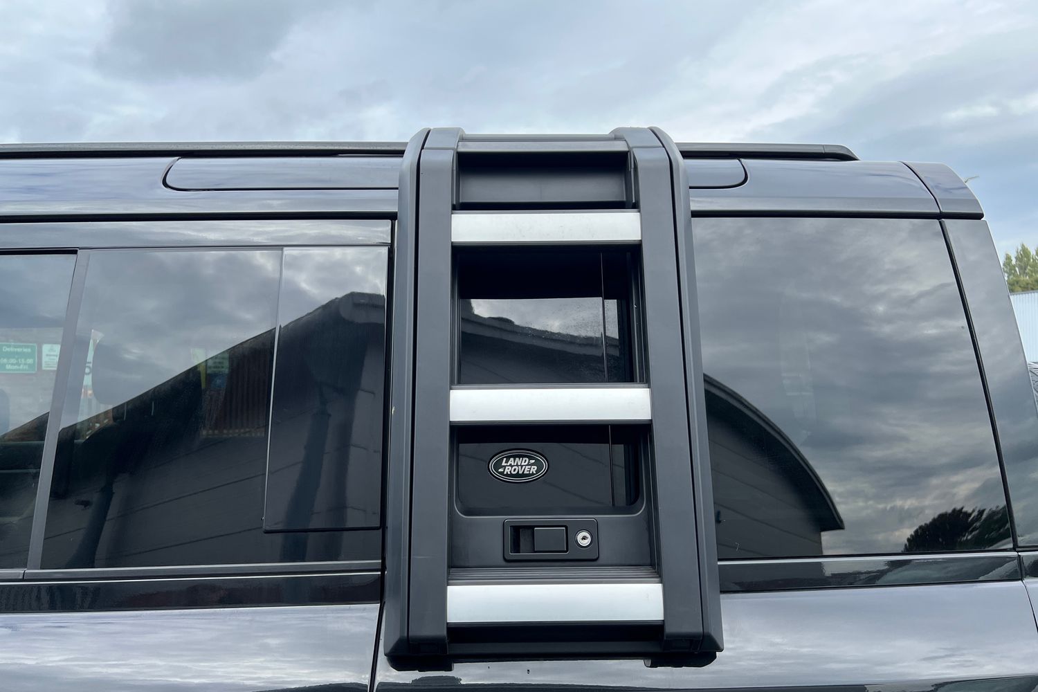 Used Land Rover Defender 2022 for sale - 76140288: Photo 23