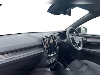 Used Volvo XC40 2025 for sale - 77702747: Photo