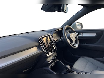 Used Volvo XC40 2023 for sale - 76302267: Photo